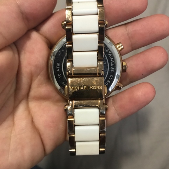 Michael Kors watch - Picture 2 of 2